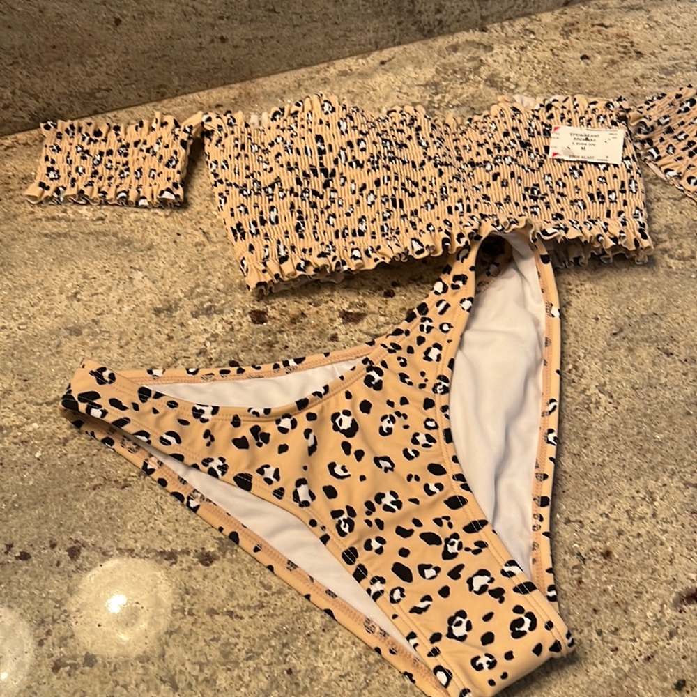 Leopard Bikini - Picture 1 of 6